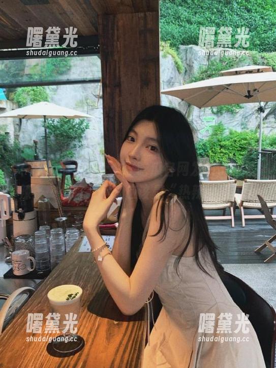 今天，17吃瓜官网发布了一堆辣条……咳，不，应该是“热辣动态”。