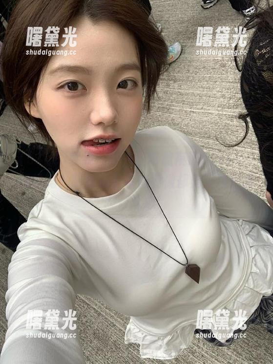 51cc 就我一个人经常熬夜逛51ccgg网站吗?明明还有事情要做却无法抵挡那股好奇心!