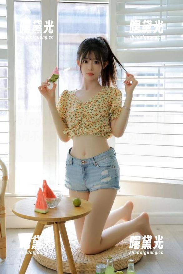 观看时的我，像极了一只看热闹不嫌事大的猫咪，在51cg.fun里游荡。