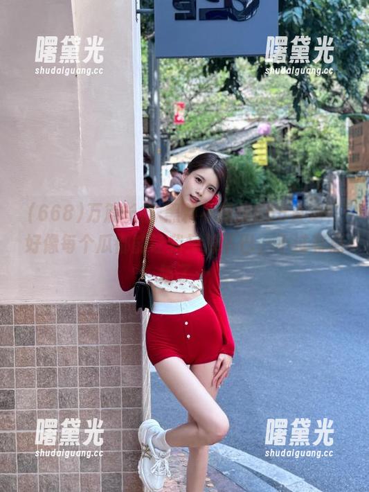 万篇长征-黑料不打烊668直达，好像每个瓜都能让我惊掉下巴，不过有点腻了…