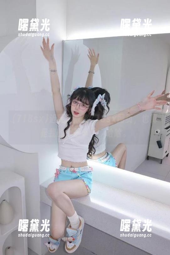 近距离欣赏718sx网页，也算是我的小确幸了，哈哈。