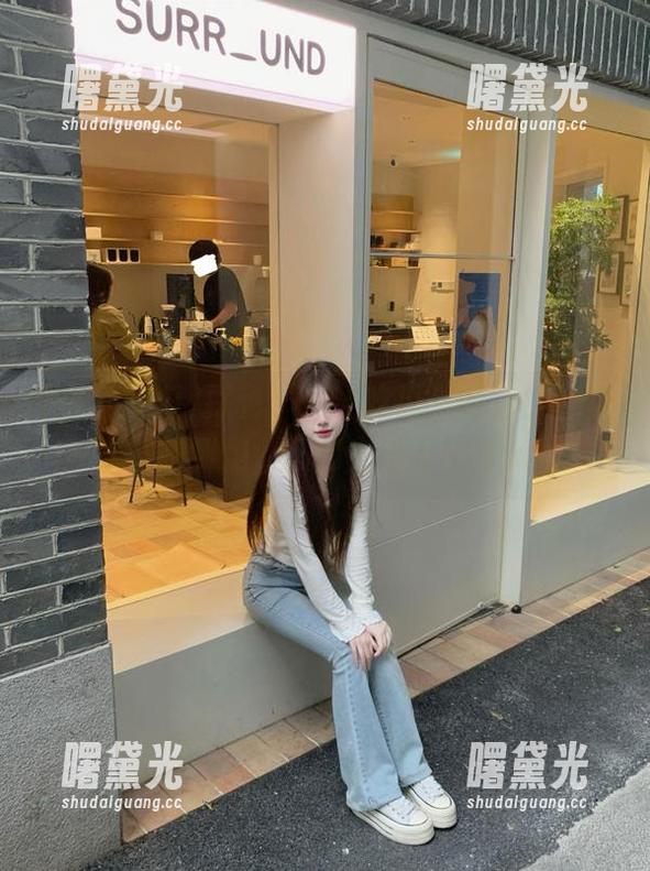 911吃瓜 探秘“911吃瓜”网站!让你一次性吃到饱,心情立马whatsup!