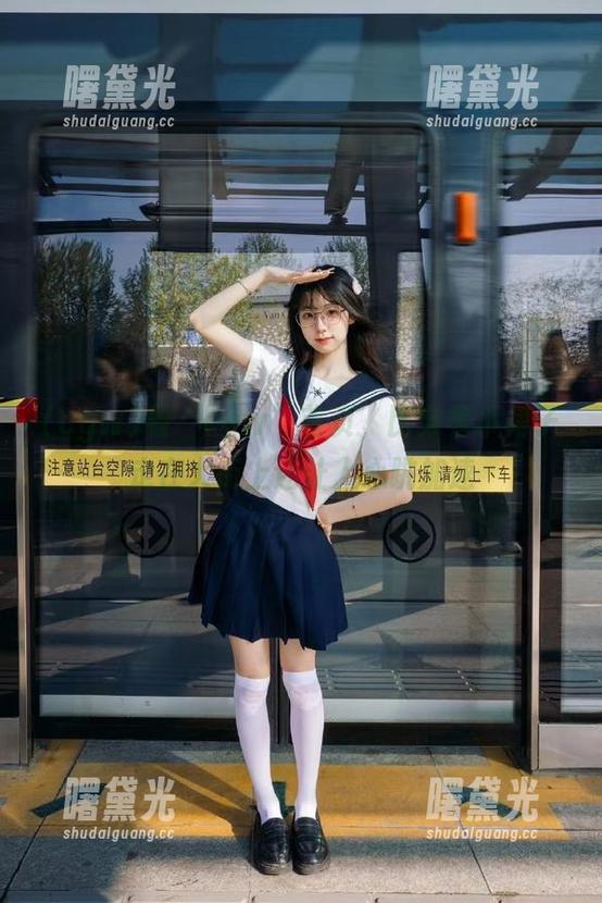 看“cgw”首页，比穿着小裙子走在大街上还让人心跳加速