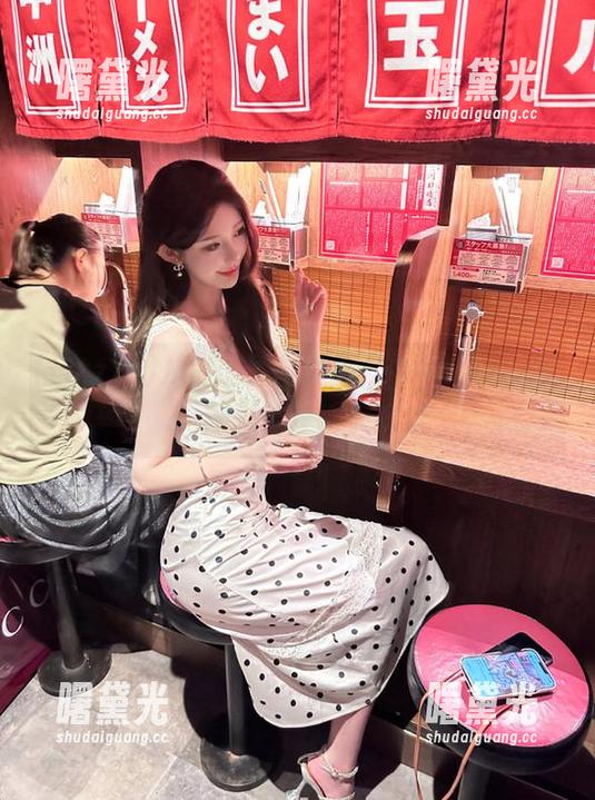 从前的黑料如烟，今朝tttzzz5.cc网址徒步聊天吃瓜