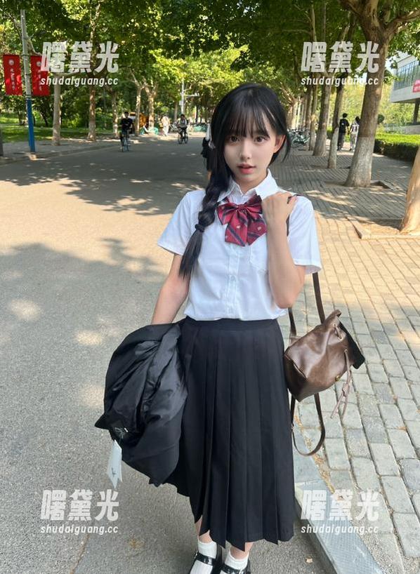 www.吃瓜 到底是哪里出错了?‘www.吃瓜’带我们走上了奇妙的‘线路’!
