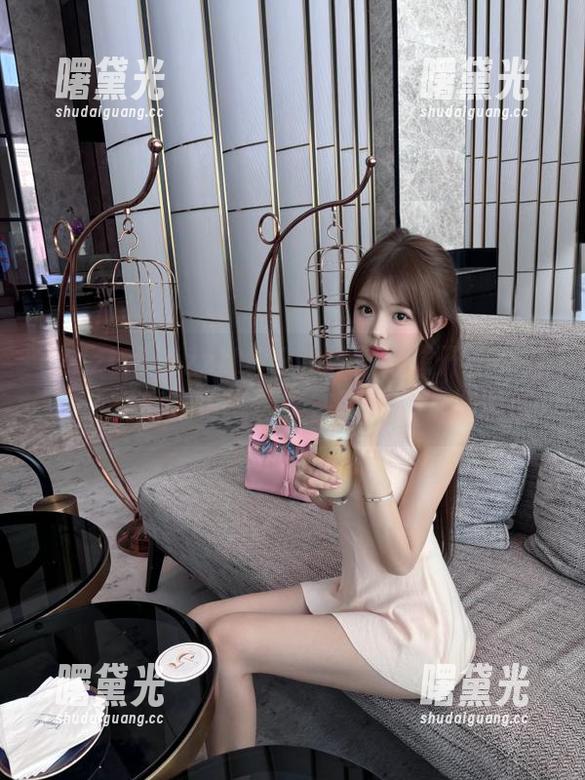 zzzttt zzzttt79的线路好像开了个脑洞,走着走着就迷失在了网红的海洋里