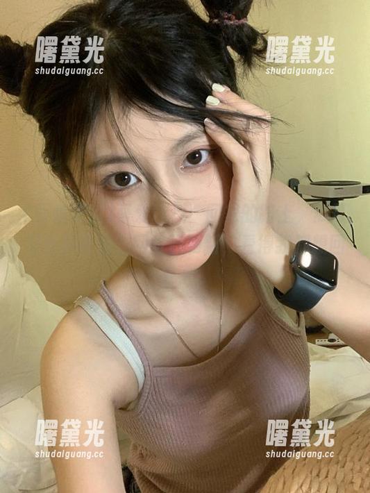 吾爱吃瓜 吾爱吃瓜:回家的路上,瓜哥又在搞事情?网址已更新,看得我都想回家了。