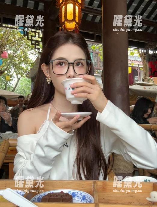 我爱吃瓜网 “我爱吃瓜网cg”地址大公开,开启你的八卦旅程:一口瓜,一则内幕全都有!