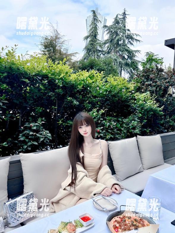 爆走黑料 就算是“爆走黑料”链接,最后也难免会引来一场无尽的八卦狂潮…