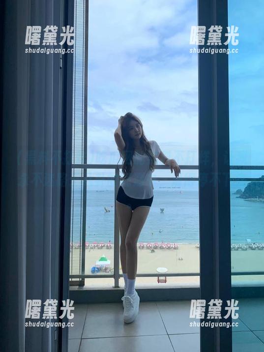 吃瓜网的黑料不打烊，让我永不迷路于八卦的泥潭中，滑得停不下来。