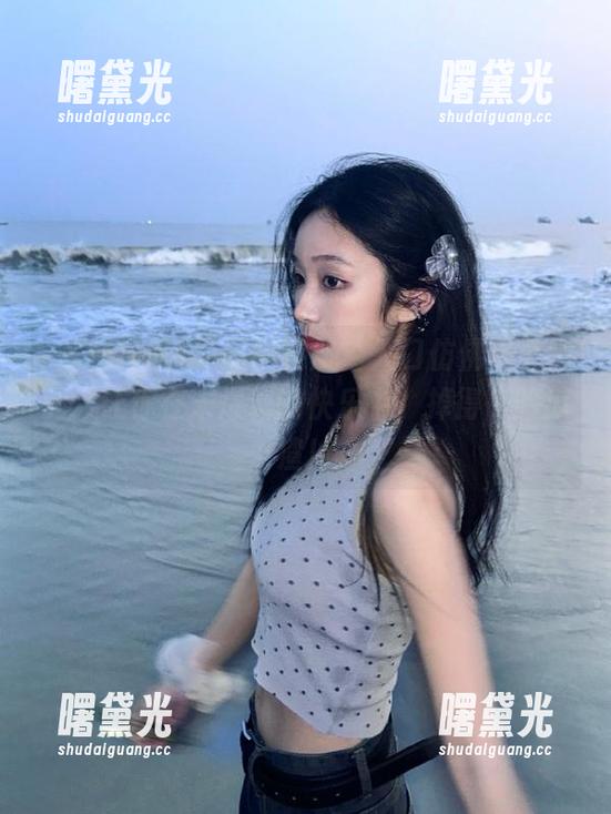 黑料导航 “黑料导航”入口仿佛是个黑洞,让你在未爆料的快乐中,掉得一脸瓜渣!