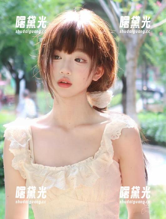 “黑料正能量hl”网站，果然是一处吸引灵魂的神奇马桶。