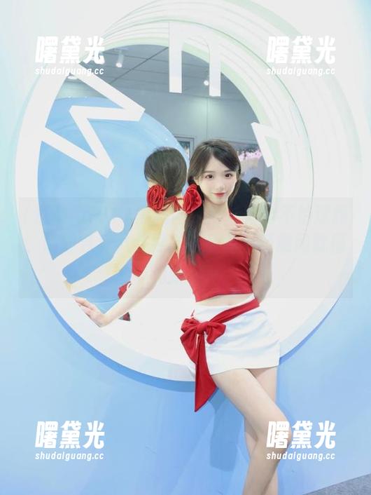 911黑料网：打开完全不怕迷路，随时变身八卦导航，让你不经意间就撞见新料！