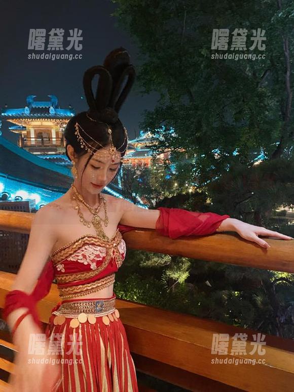 黑料网网页真能勾起我的八卦欲，越看越想停不下来！